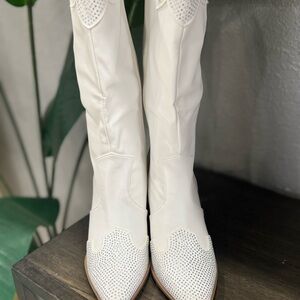 Elegant White Women's Boots